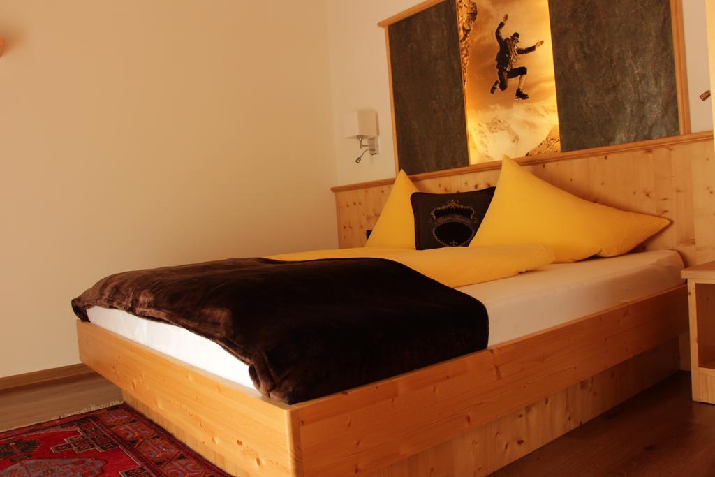Haus Hintertux Hotel Ngoại thất bức ảnh